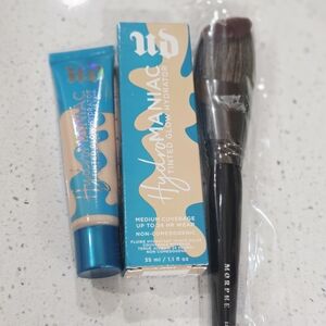 Urban Decay Hydromaniac Tinted Glow Hydrator with Morphe Brush